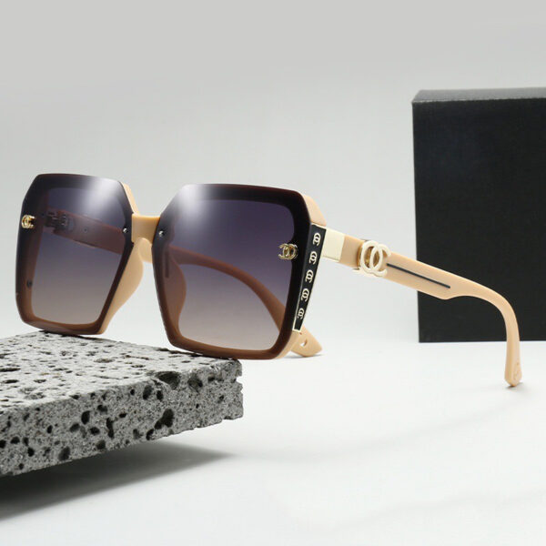 TikTok Trendy Classic Polarized UV400  Square Sunglass 2025 - Image 4