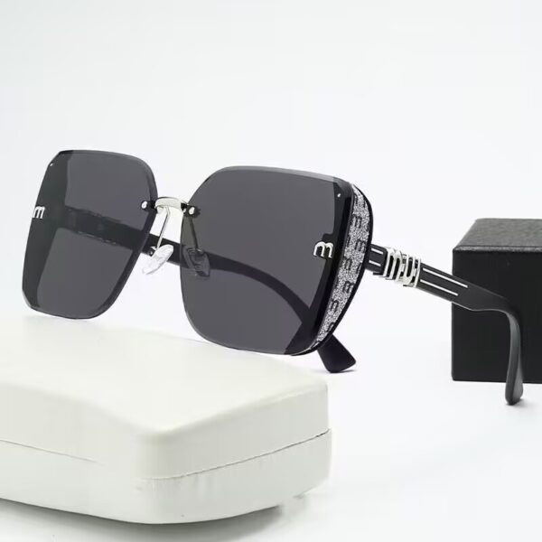 Elegant Spray Pattern Polarized Sunglasses for Light Luxury Lovers