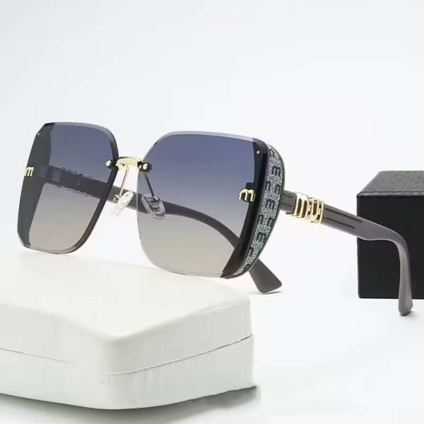 Elegant Spray Pattern Polarized Sunglasses for Light Luxury Lovers - Image 2