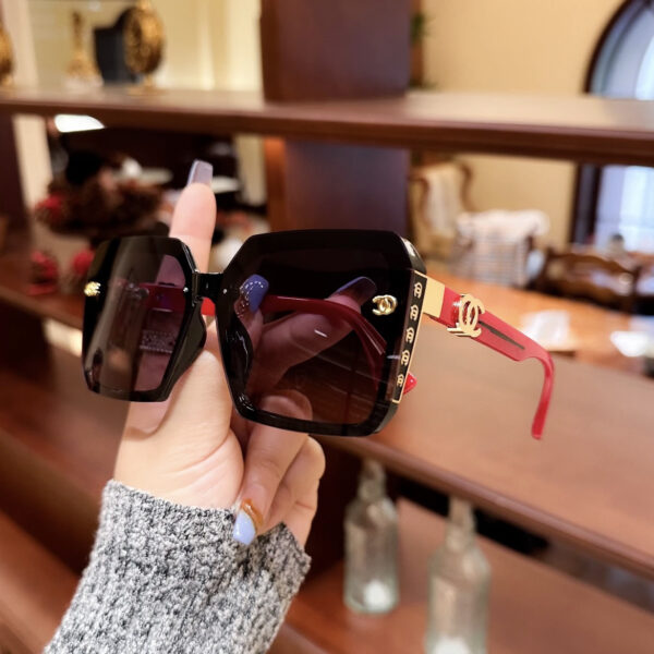 TikTok Trendy Classic Polarized UV400  Square Sunglass 2025 - Image 2