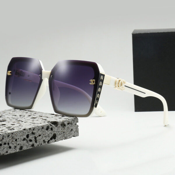 TikTok Trendy Classic Polarized UV400  Square Sunglass 2025 - Image 5