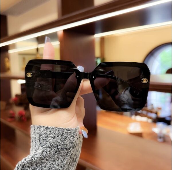 TikTok Trendy Classic Polarized UV400  Square Sunglass 2025 - Image 7