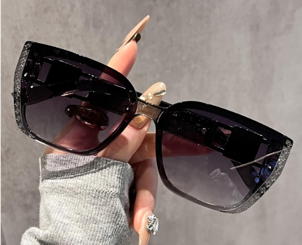 Versatile Square Sunglasses for Big Faces